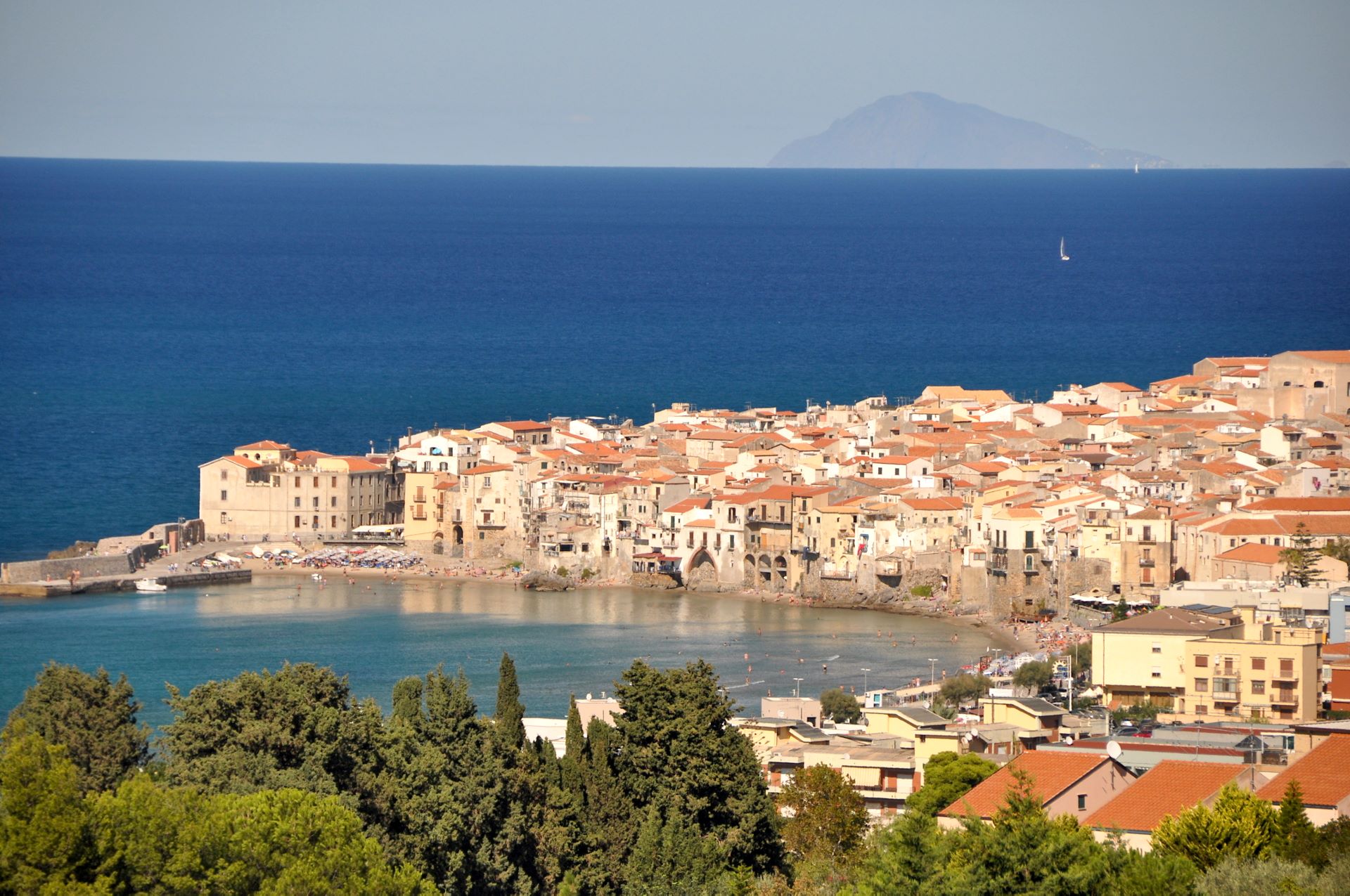 Cefalù (Photo license: CC BY 2.0)